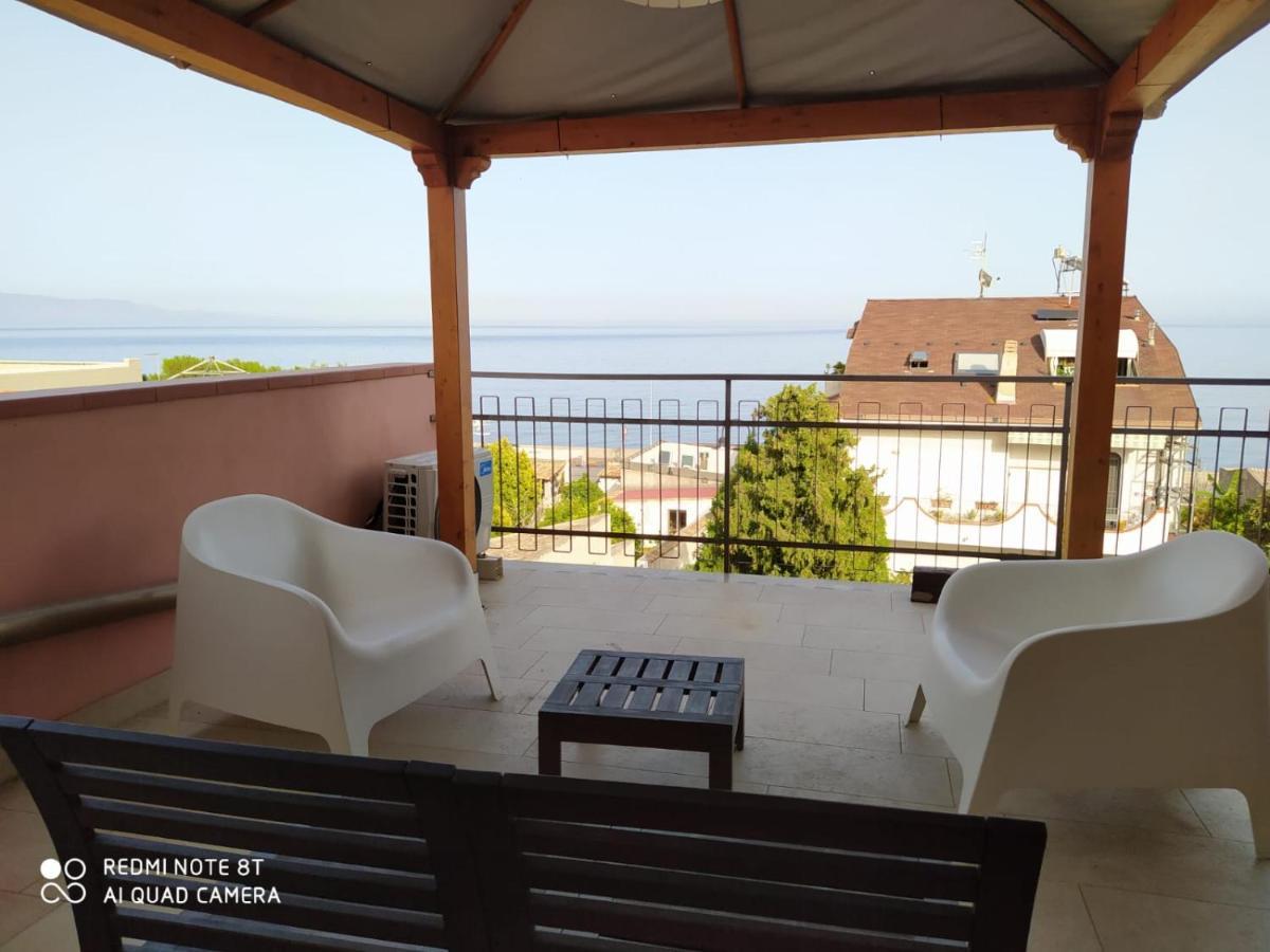 Pozzo Lazzaro Apartamento Santa Teresa Di Riva
